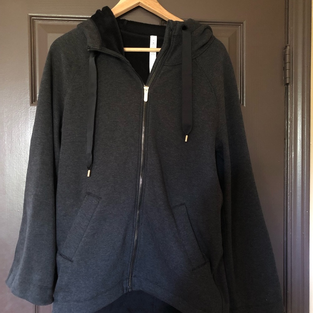 Lululemon jacket - never worn